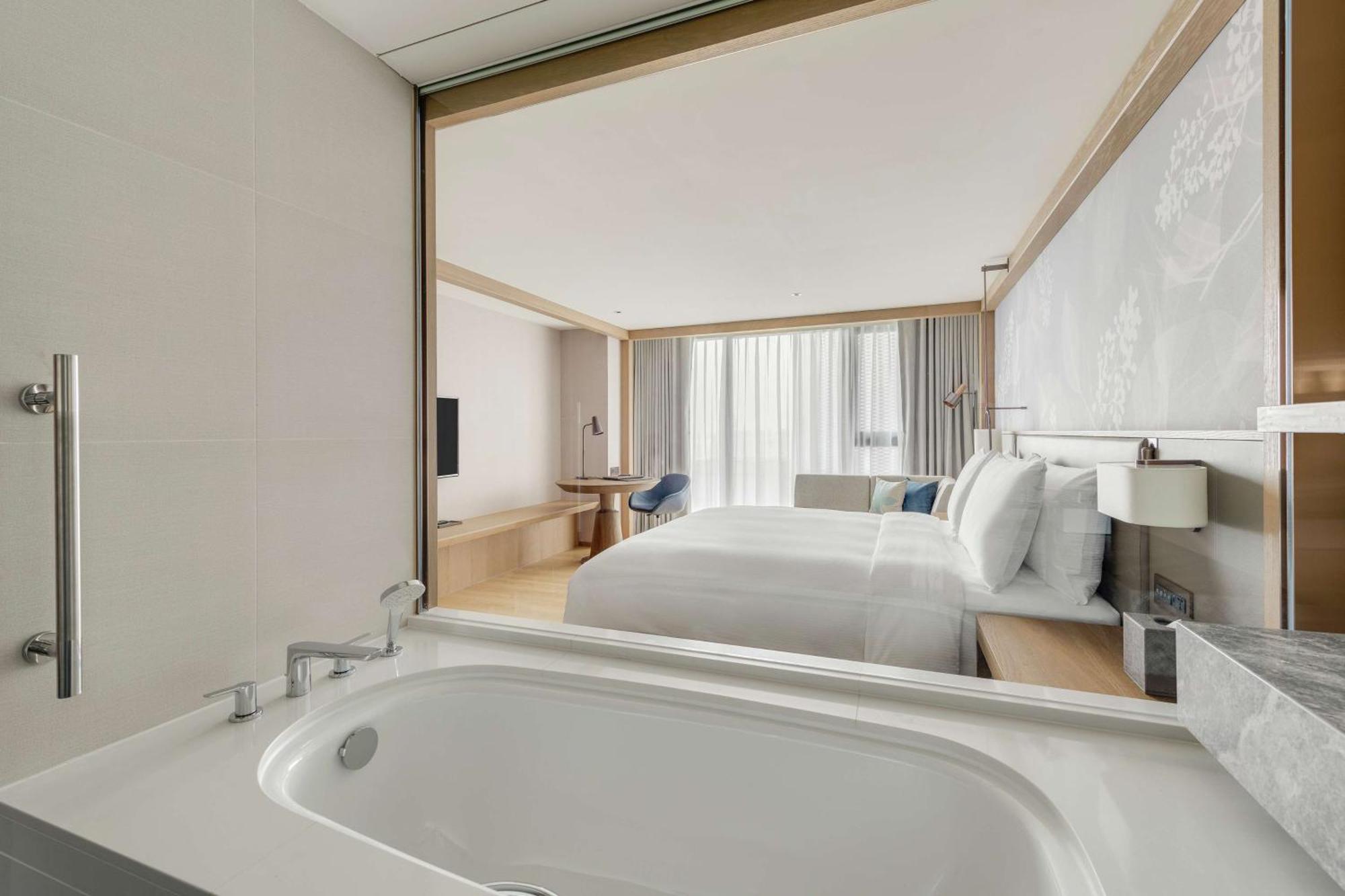 Doubletree By Hilton Taipei Zhongshan Екстер'єр фото