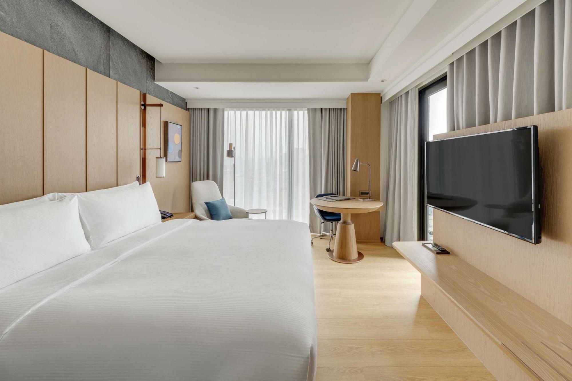 Doubletree By Hilton Taipei Zhongshan Екстер'єр фото