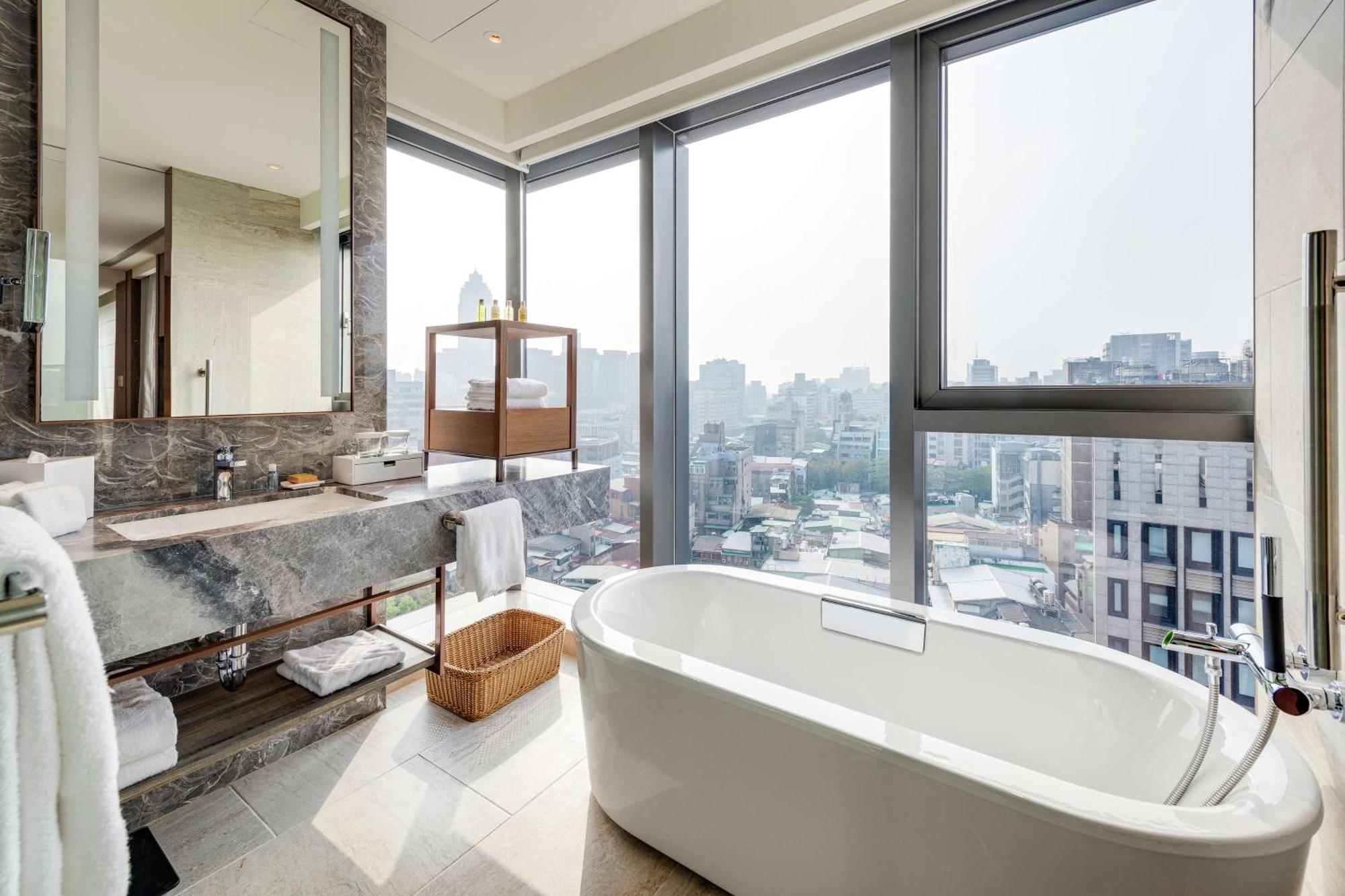 Doubletree By Hilton Taipei Zhongshan Екстер'єр фото